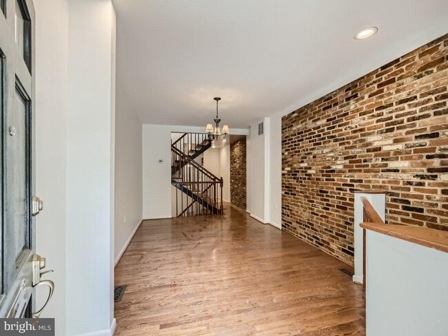 Photo - 827 S Charles St