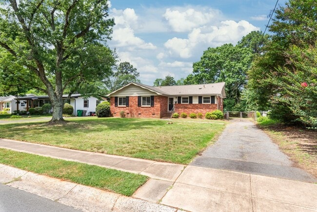 Photo - 3 Bedroom Home in South Charlotte