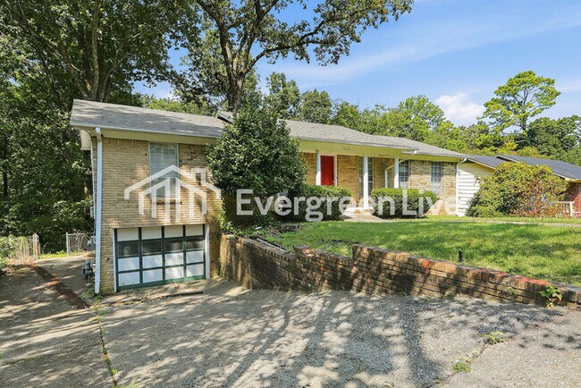 Building Photo - 1412 Highland Dr