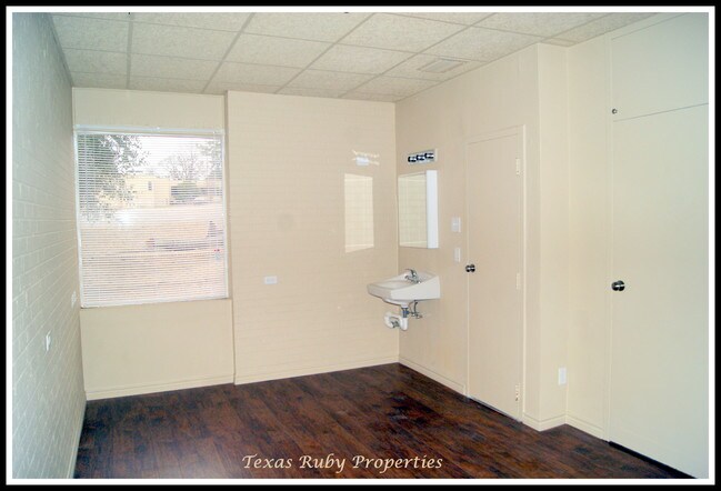 Photo - Lewis Apartments