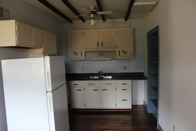 Photo - 2 Story Historic Farmhouse