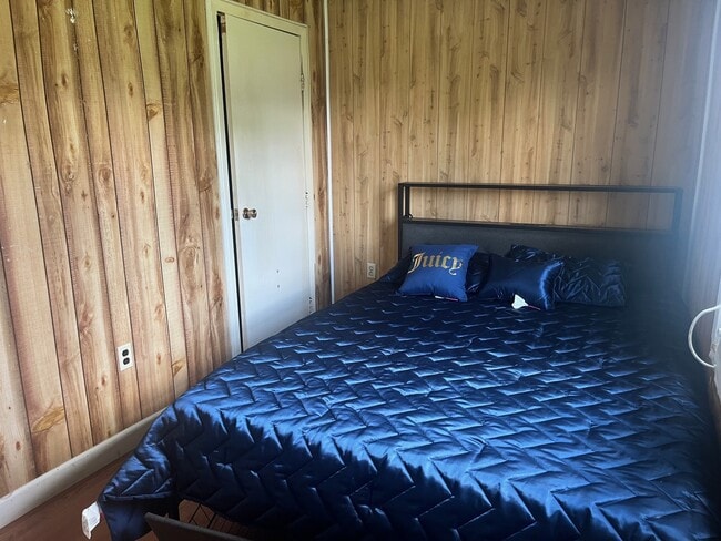 Photo - 202 N Avenue C