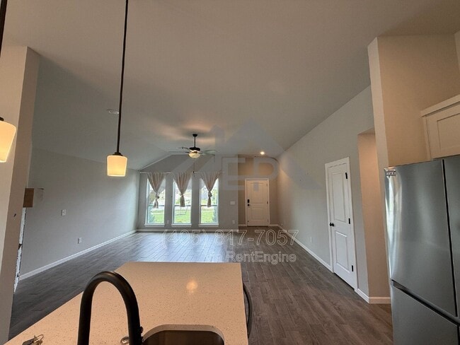 Photo - 921 S Appaloosa Ln