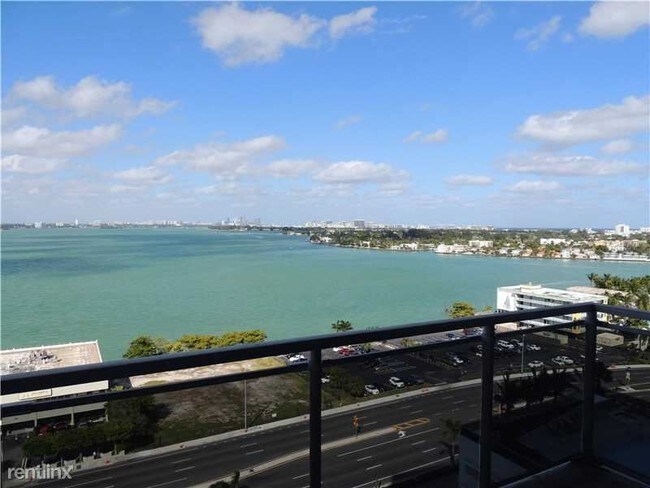 Photo - 3 br, 2.5 bath Condo - 7901 Hispanola Fabu...