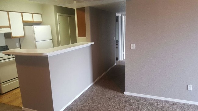 Photo - Stonewall Apartments