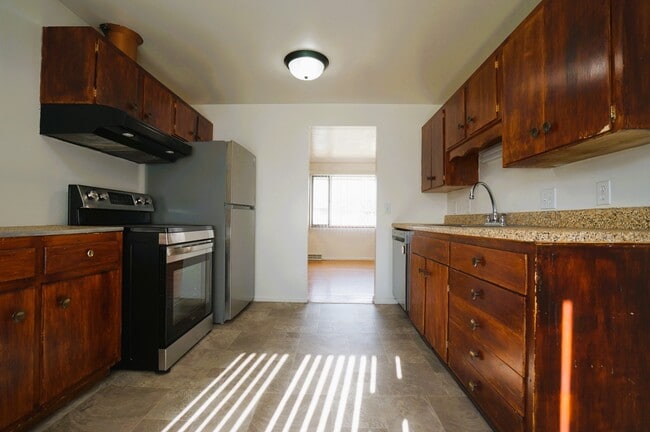 Photo - 2500 Westchester Dr