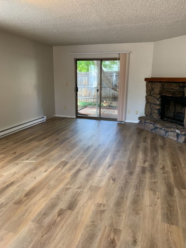 Photo - 1925 Ross Ct Unidad Apt A