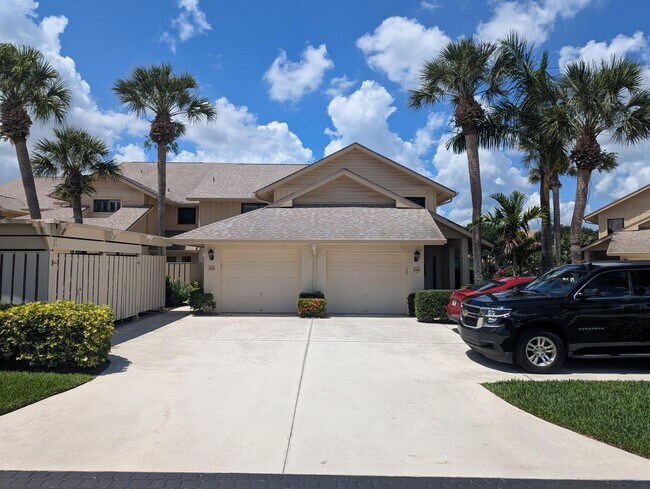 Photo - 16941 Waterbend Dr Unit 149
