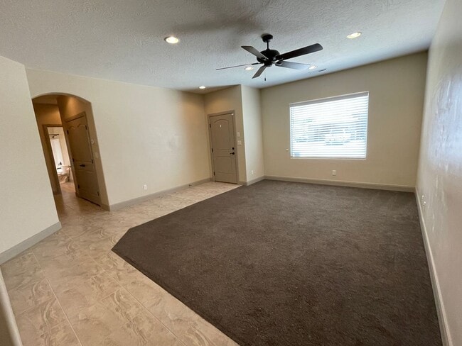 Photo - 83 N Lee Ln