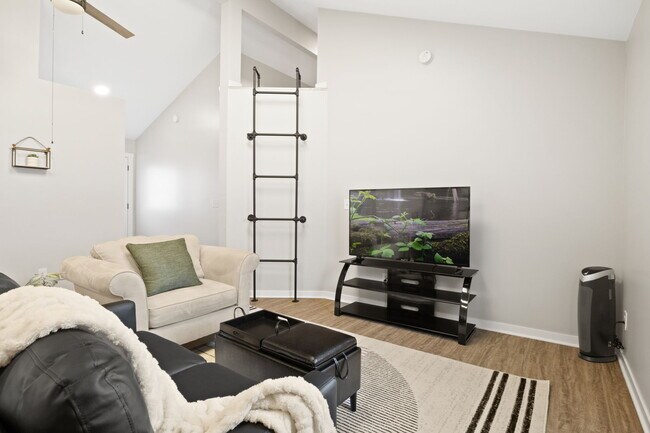 Sala de estar - 611 S Harrison St