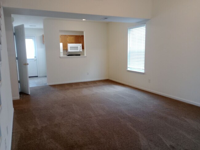 Photo - 3517-3519 La Mesa Dr. Unidad 3517 La Mesa Dr.