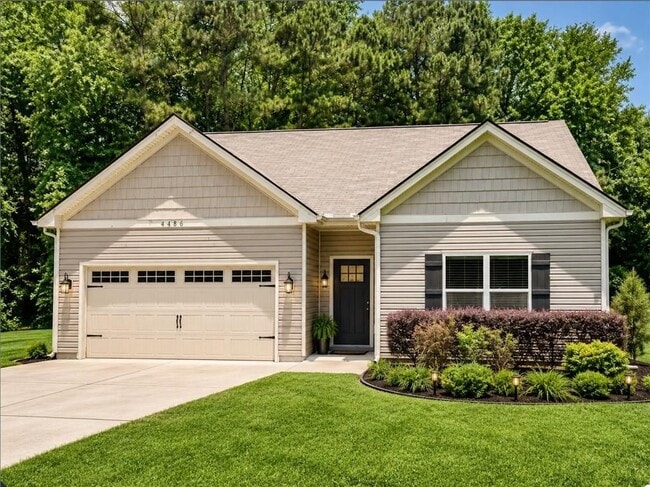Building Photo - 2660 Dr Bramblett Rd