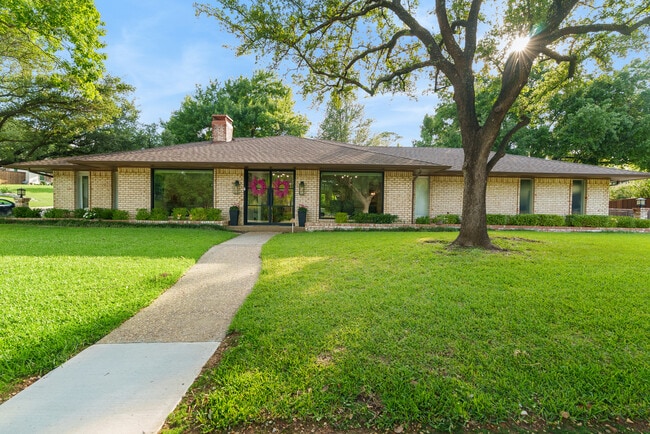Building Photo - 412 E Northgate Dr