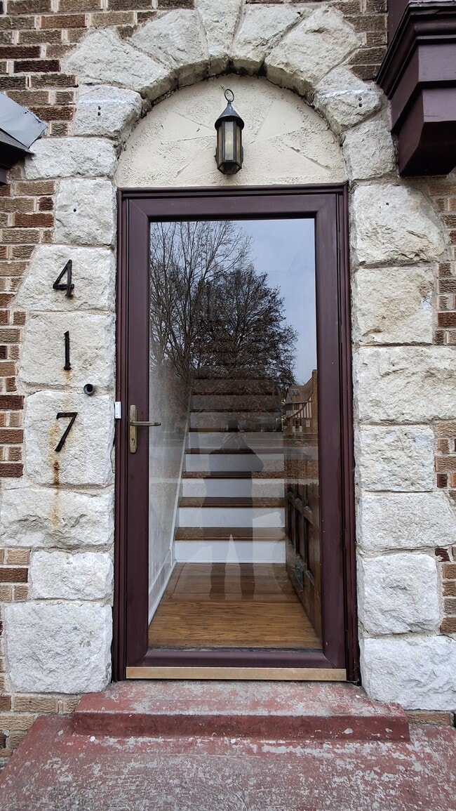 Photo - 417 E Meyer Blvd Unit 417 Upstairs apartment