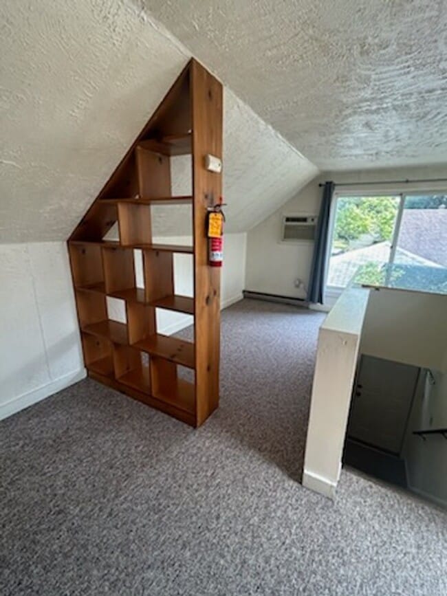 Photo - Upstairs Studio Apartment on Oneida Street -- SUBLET AVAILABLE 04/15/2026