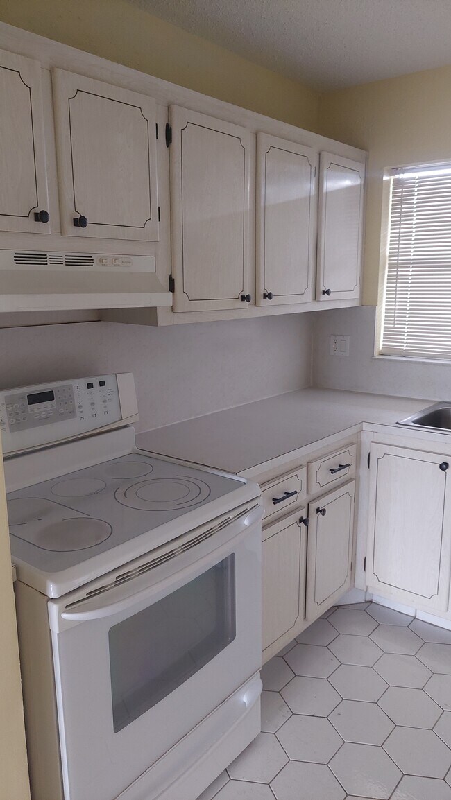 Photo - 8460 Sunrise Lakes Blvd Unit 305