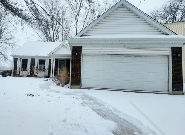 Building Photo - 5 Castlegate Ct