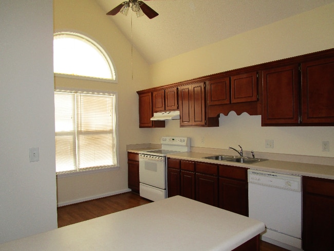 Photo - 1034 Scotland Rd