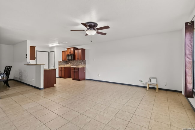 12207 Claiborne