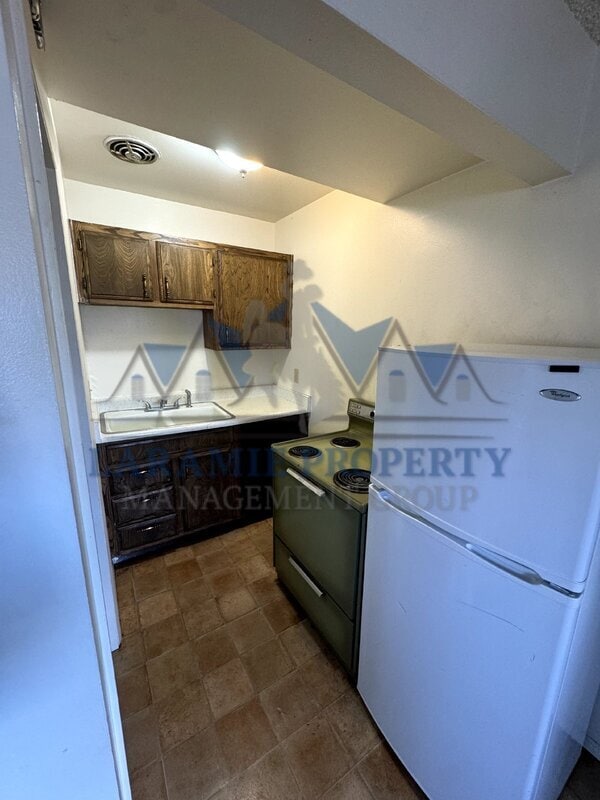 Photo - 706 Downey St Unidad 27