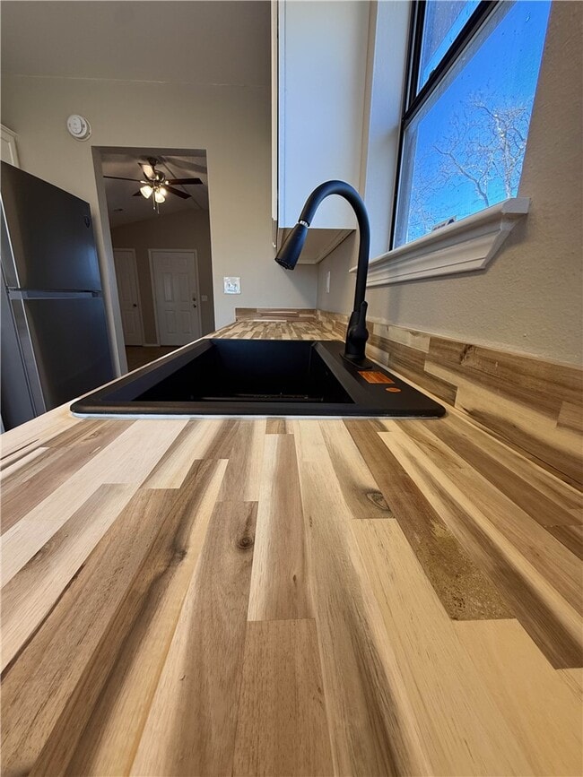 Photo - 1214 NE Monroe St