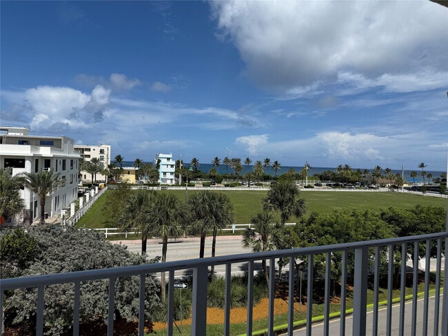 Building Photo - 4117 Bougainvilla Dr Unit 412