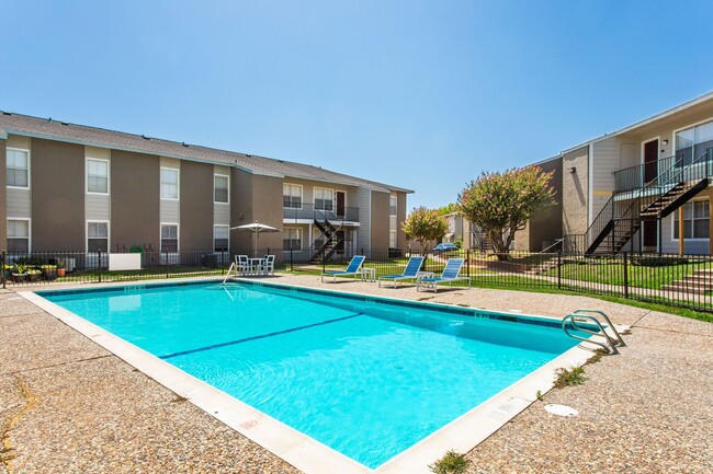 Building Photo - Madison Pointe Rental