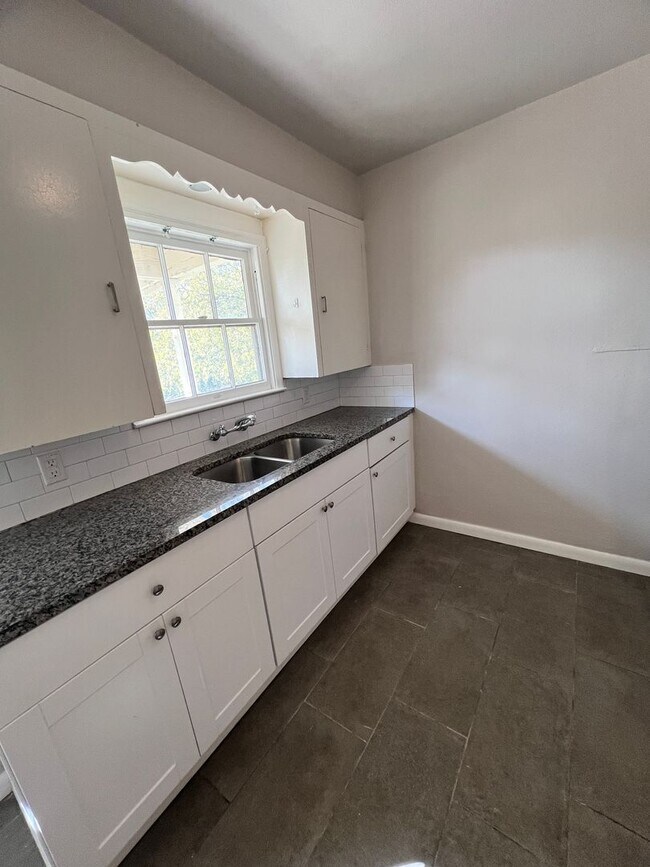 Photo - Historic District, Monticello Park Unidad B