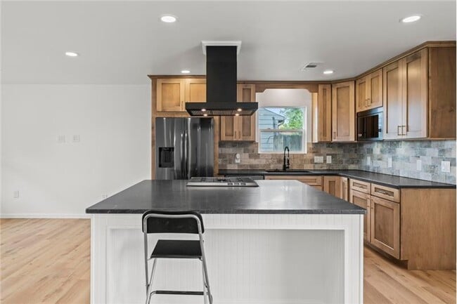 Photo - 2420 Woodman Dr