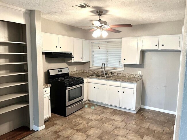 Photo - 10414 Alta Loma Way