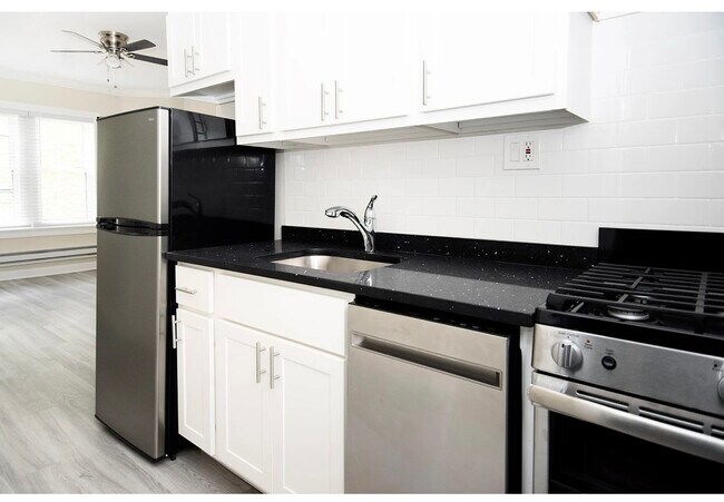 Photo - 646.5 W Roscoe St Unit 2S