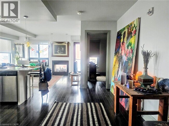 Photo - 181 James St N Unité 612