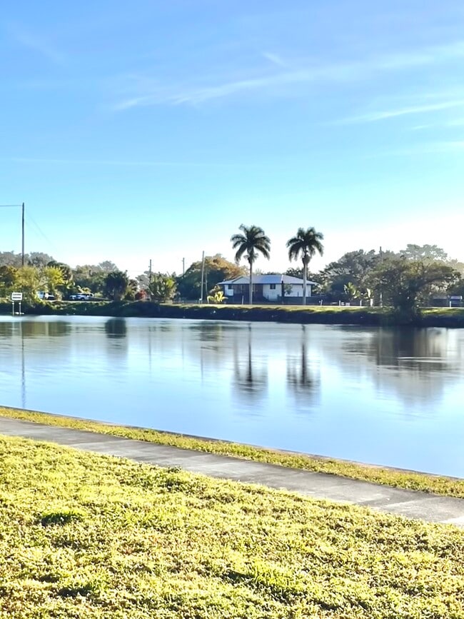 Photo - 384 Avenue N Unit 2