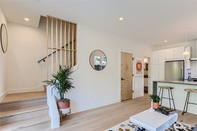 Photo - 918 N 100th St