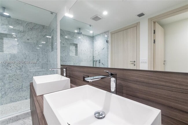 Photo - 1000 Brickell Plaza Unidad 2110