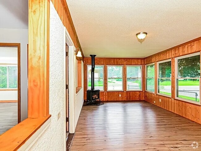 Building Photo - 5707 Irving Ave N Rental