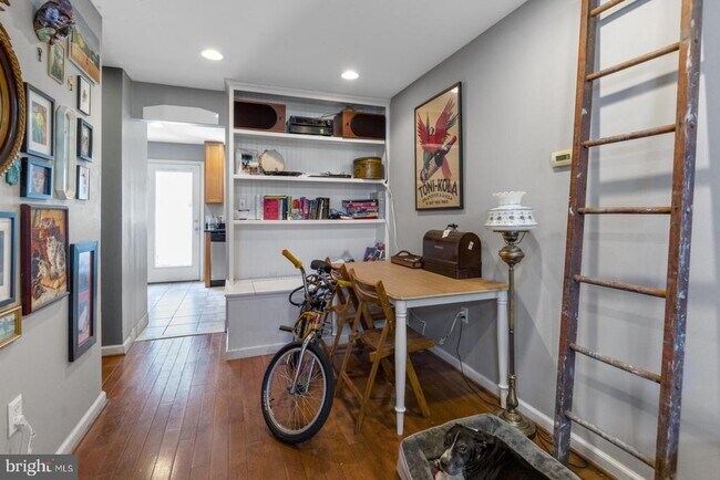 Photo - 714 Medina St