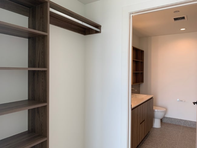 Photo - 369 W Grand Ave Unidad 3809