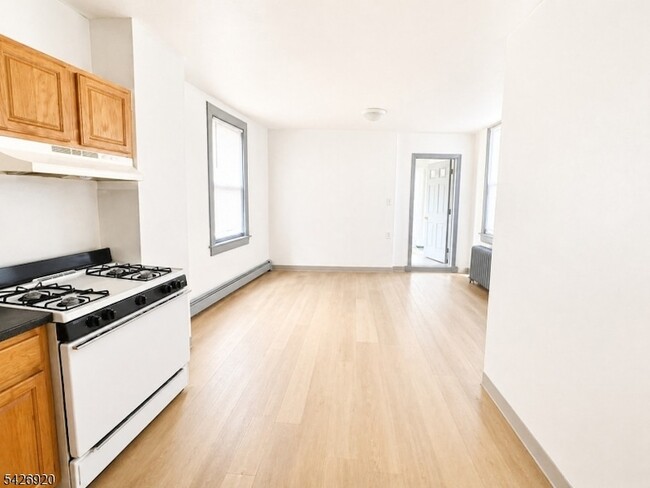 840 Mt Prospect Ave
