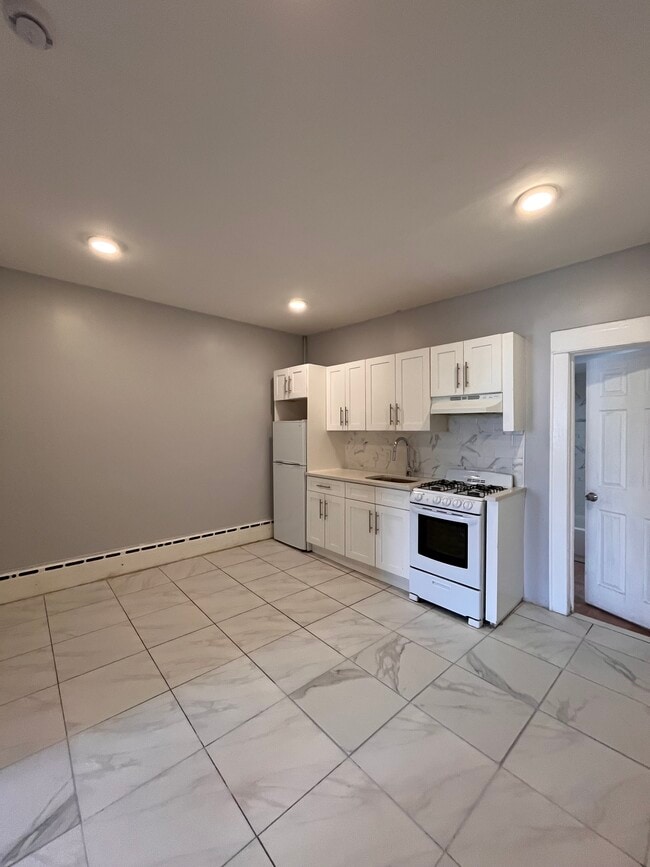 Building Photo - 579 Avenue A Unit 1F Rental