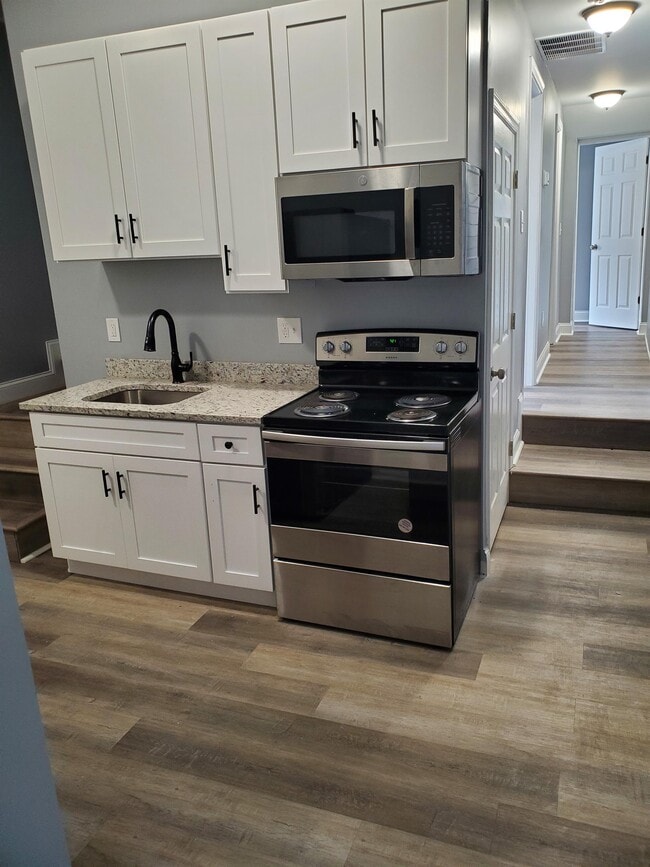 Photo - 2101 McHenry St