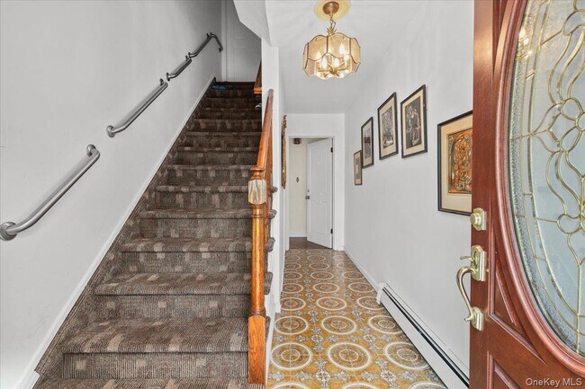 Photo - 1184 Rhinelander Ave