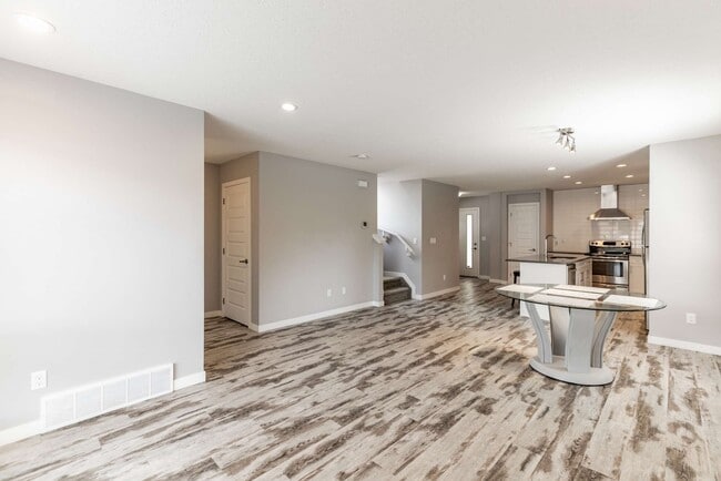 Building Photo - 11512-11587 87 St NW