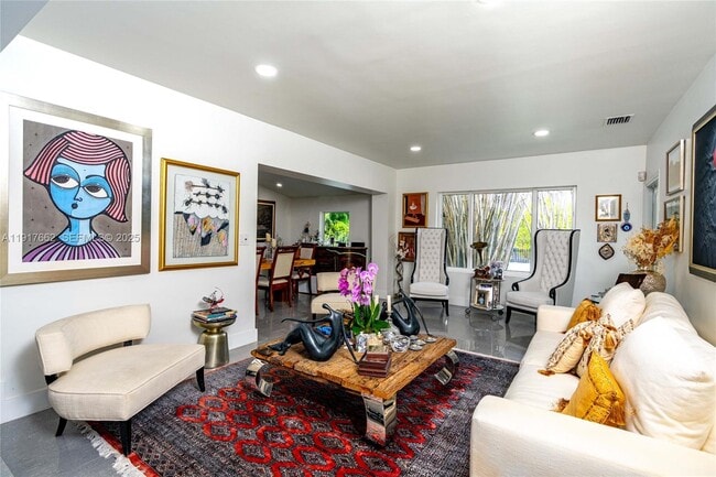 Photo - 1360 SW 16th St