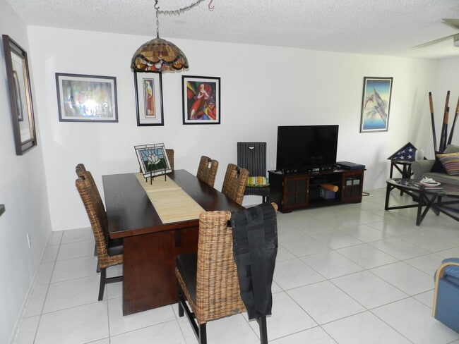 Photo - 154 Pinto Palm Ct