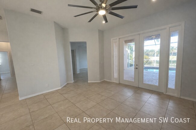 Photo - 816 Grand Rapids Blvd