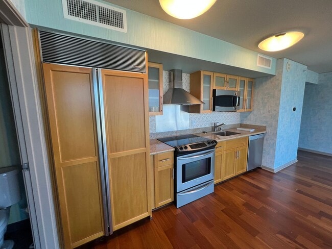 Photo - Moana Pacific, High rise 44th floor spacious 1 bedroom/1 bathroom