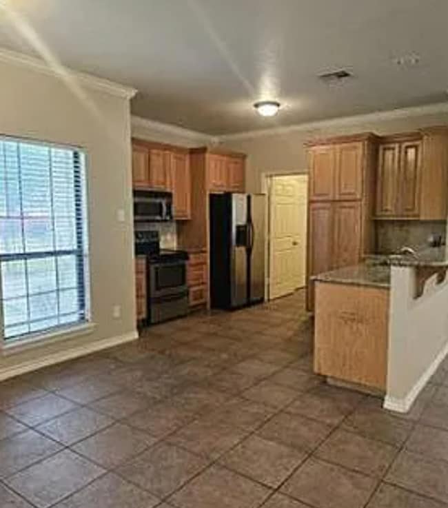 Photo - 5 Bedroom Near Campus