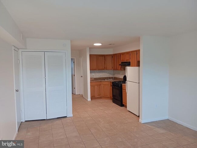 Photo - 5304 Jackson St