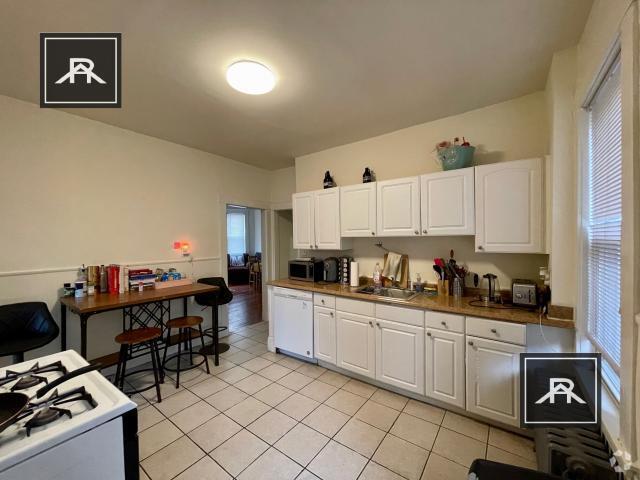 Building Photo - 3 bedroom in Brighton MA 02134 Unit 2 Rental